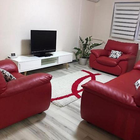 Boulevard Apartment Oradea Buitenkant foto