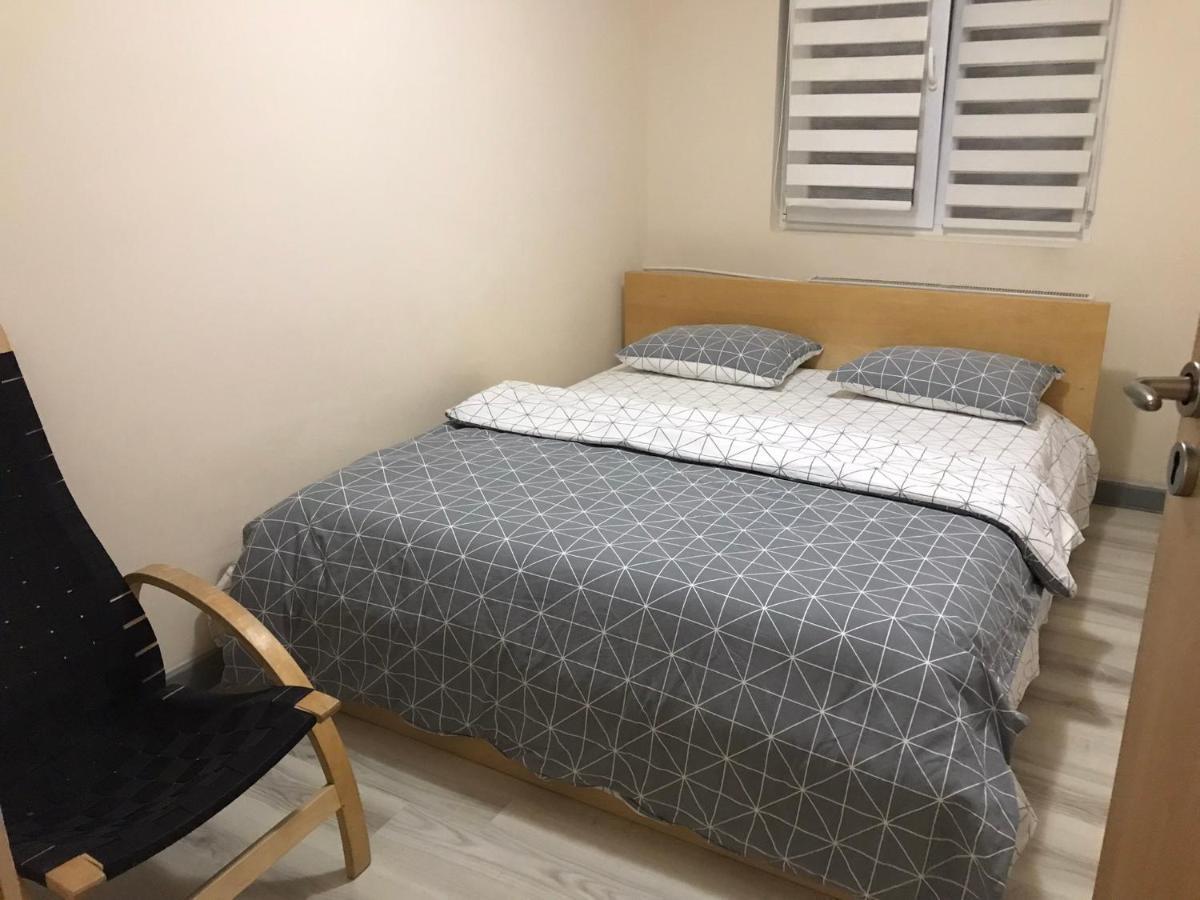 Boulevard Apartment Oradea Buitenkant foto