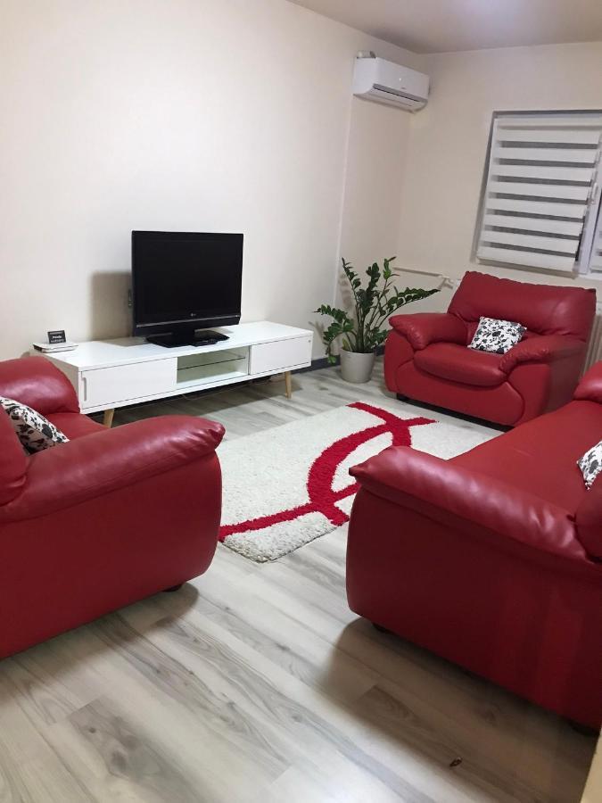 Boulevard Apartment Oradea Buitenkant foto
