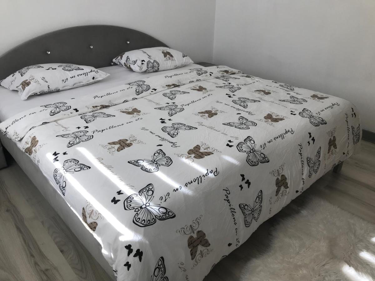 Boulevard Apartment Oradea Buitenkant foto