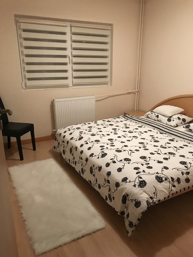 Boulevard Apartment Oradea Buitenkant foto