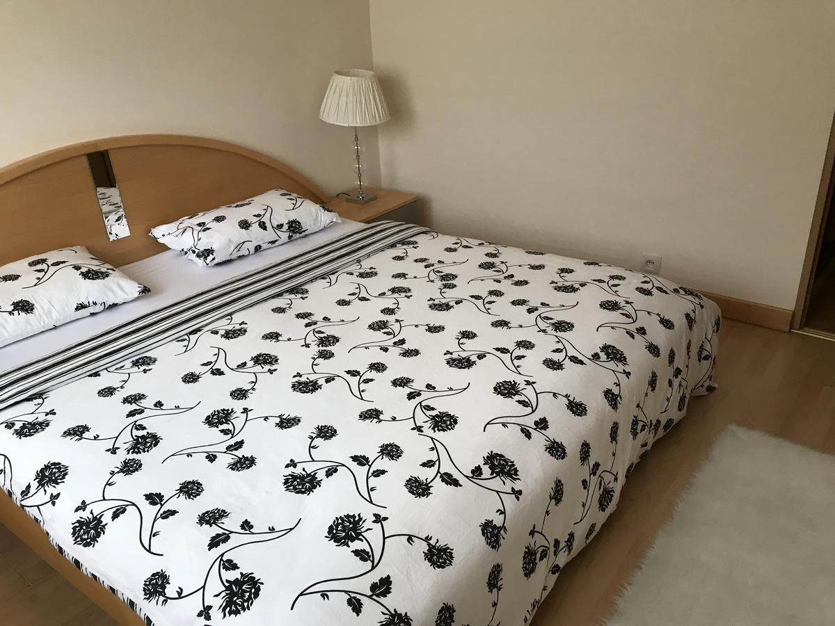 Boulevard Apartment Oradea Buitenkant foto